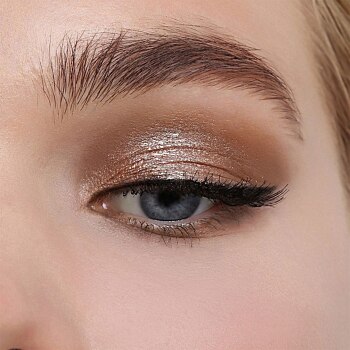 Три самые ужасные ошибки в макияже, которые накинут 10 лет любому лицу