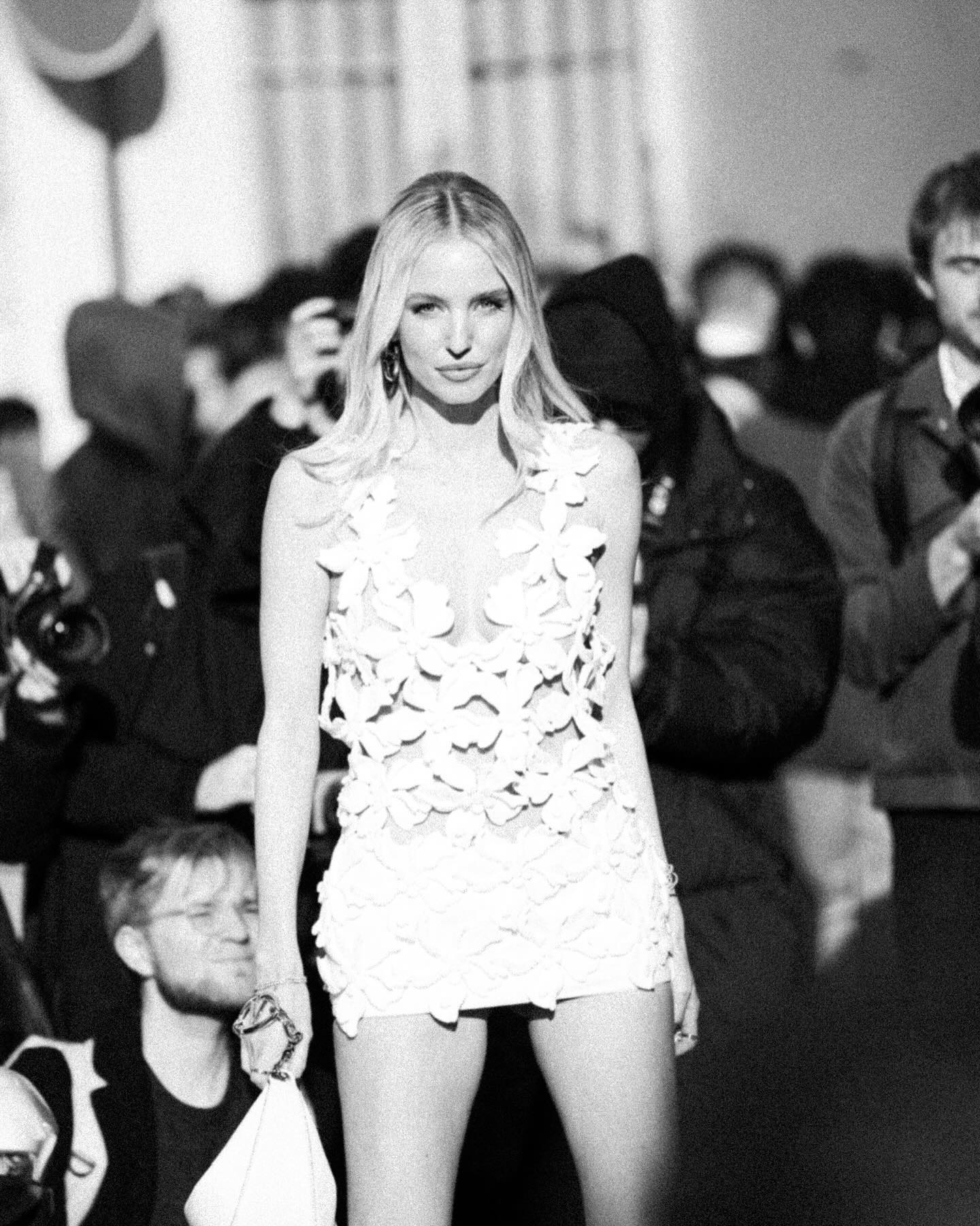 Леоні Ганне зачарувала білосніжним луком (фото, відео)