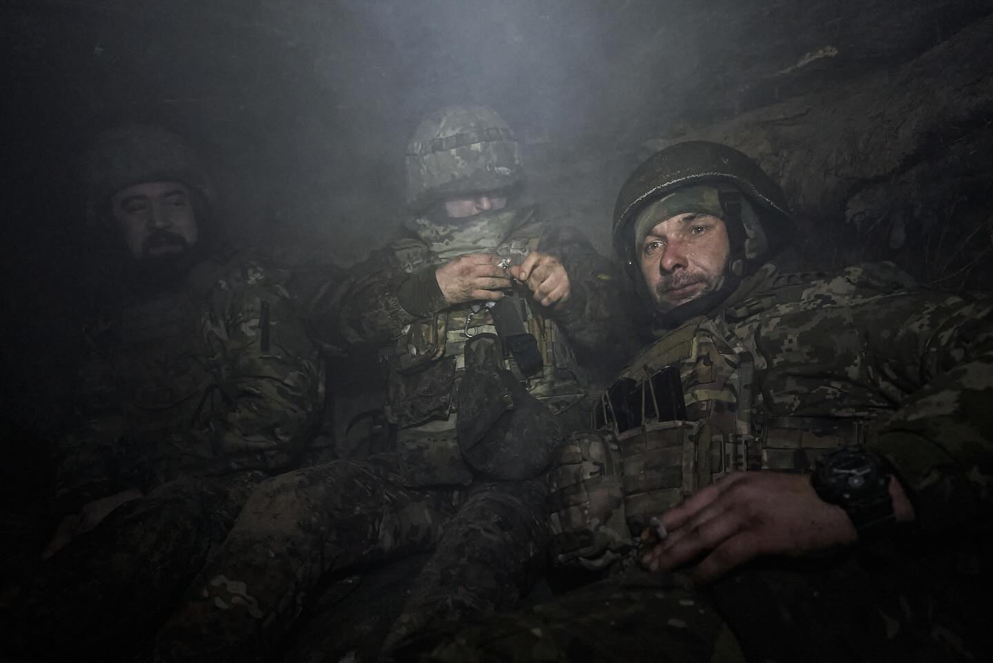"Тридцать часов на нуле с пехотой": украинский фотограф показал реальные будни военных (фото)