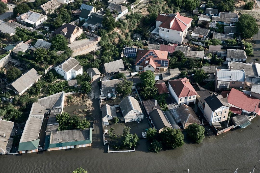 Подтопленный Херсон показали с высоты птичьего полета (фото)