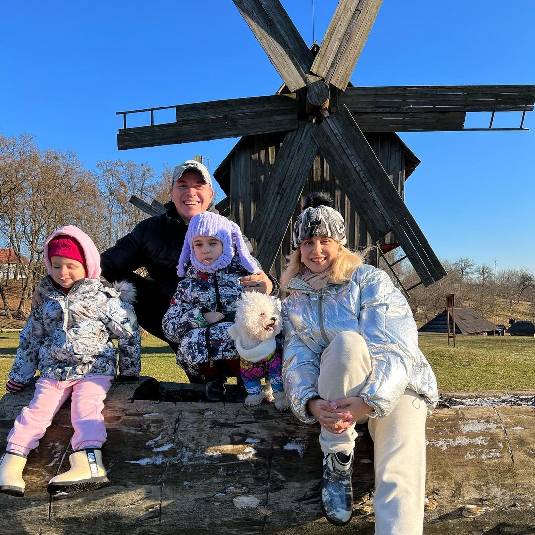 Час для сім'ї: Осадча, Ребрик, Сумська та інші зірки на зворушливих фото з рідними