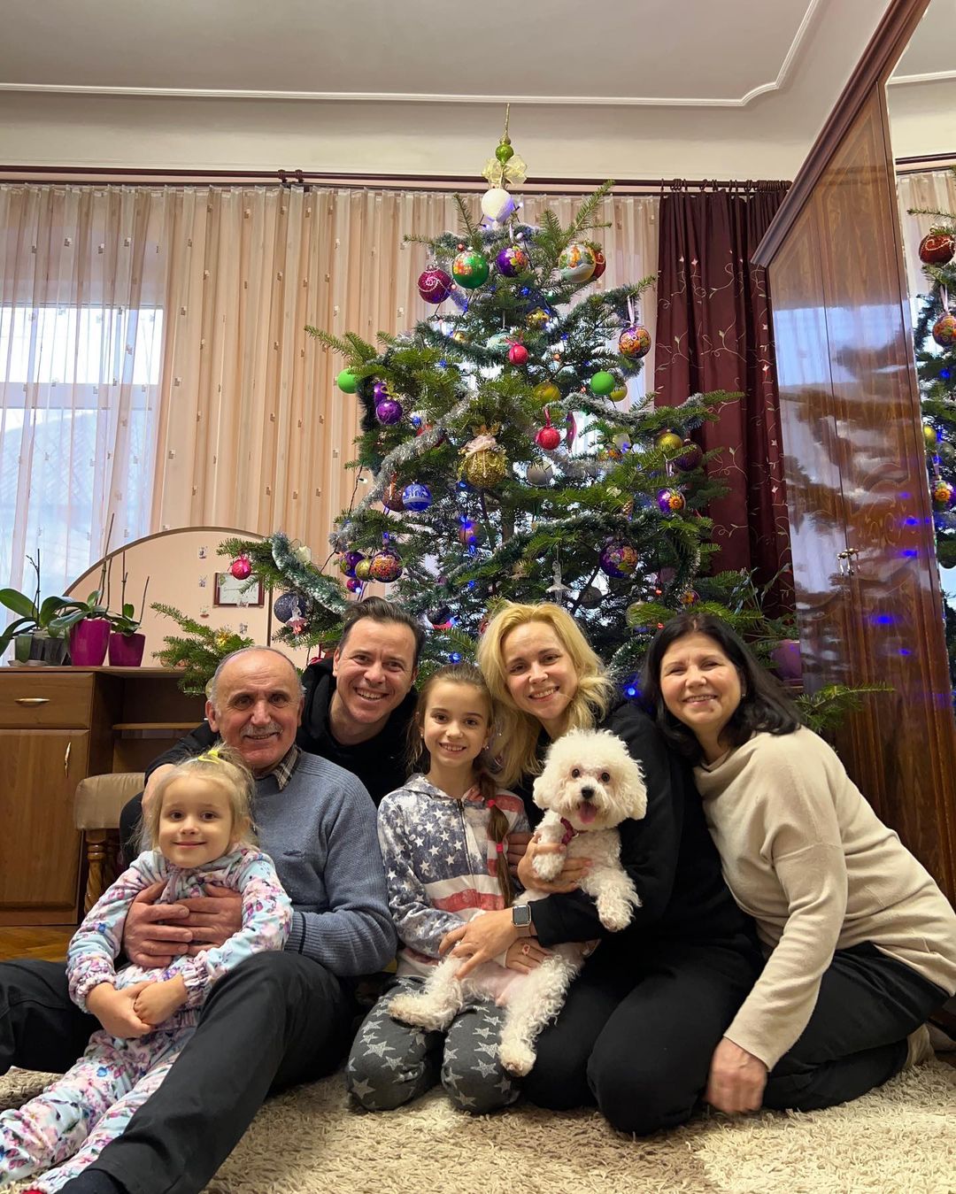 Час для сім'ї: Осадча, Ребрик, Сумська та інші зірки на зворушливих фото з рідними