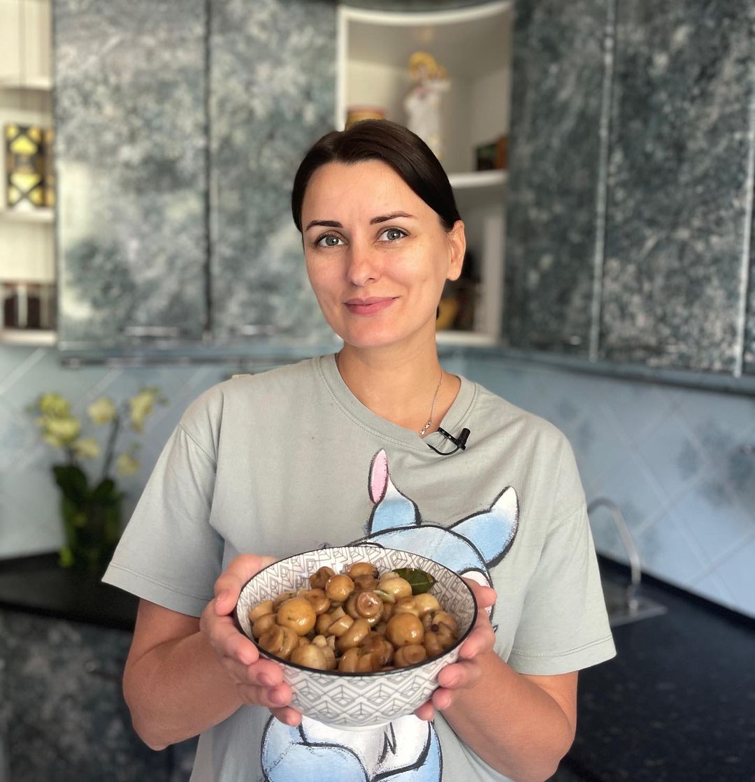 Рецепт маринованих грибочків від відомого кулінара: швидко, смачно і недорого