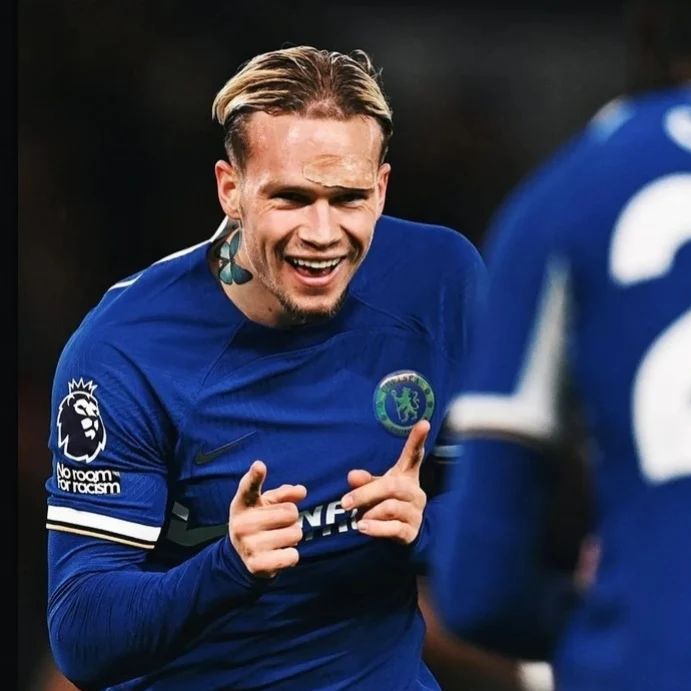 &quot;Втомилась лайкати фото&quot;. Квіткова назвала імена відомих холостяків, з якими пішла б на побачення