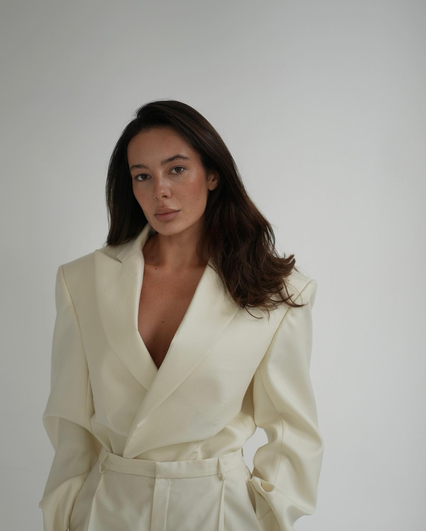 Українська блогерка Манекен оголосила про заручини: як виглядає її обранець (відео)