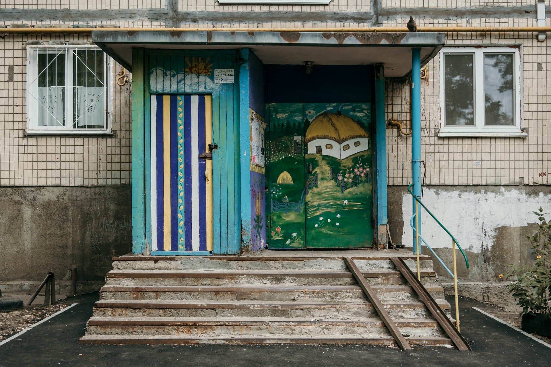 "Живіть до перемоги". Де та як українці пропонують безкоштовне житло для переселенців