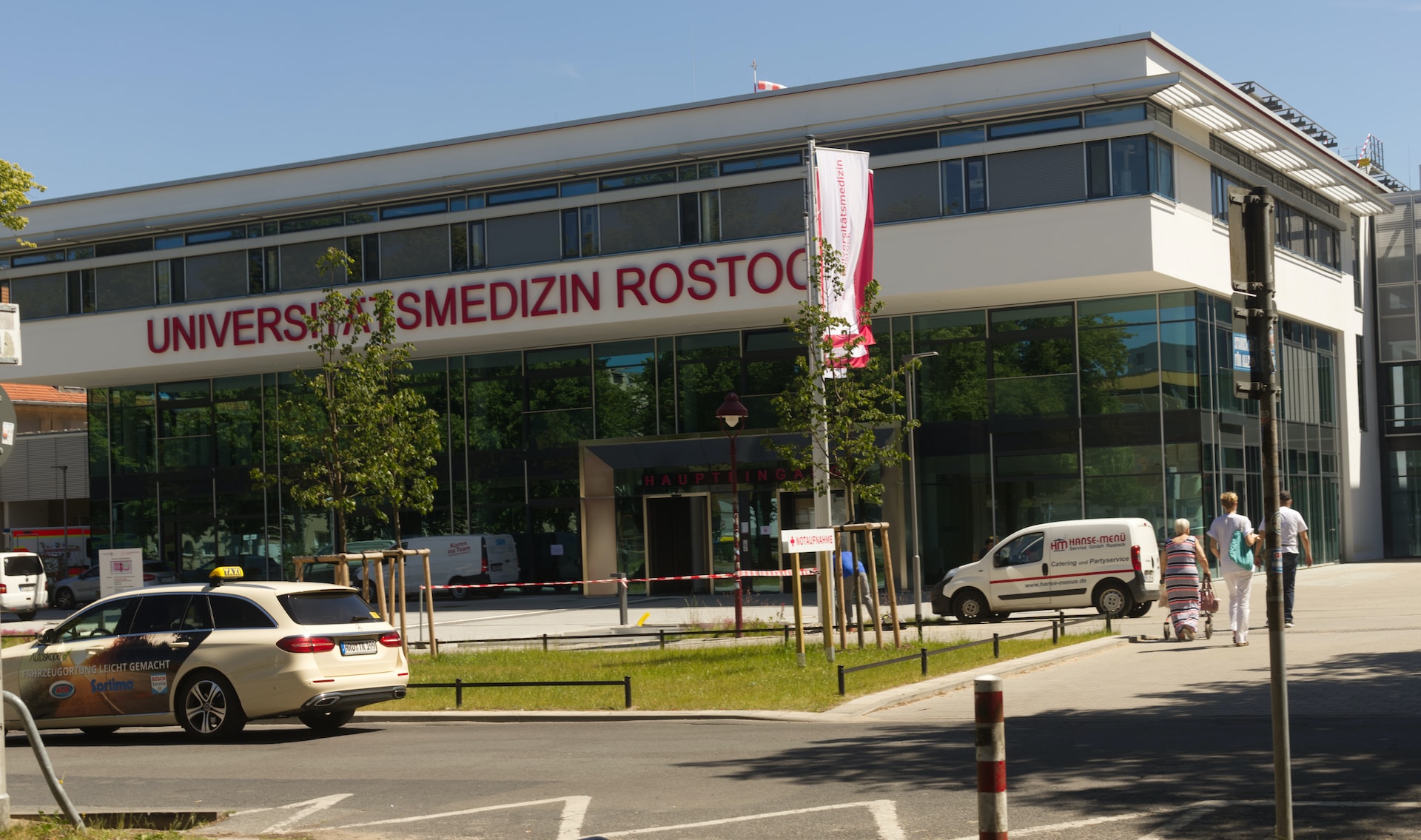 Черги та страховка. За що українці критикують і хвалять медицину в Німеччині