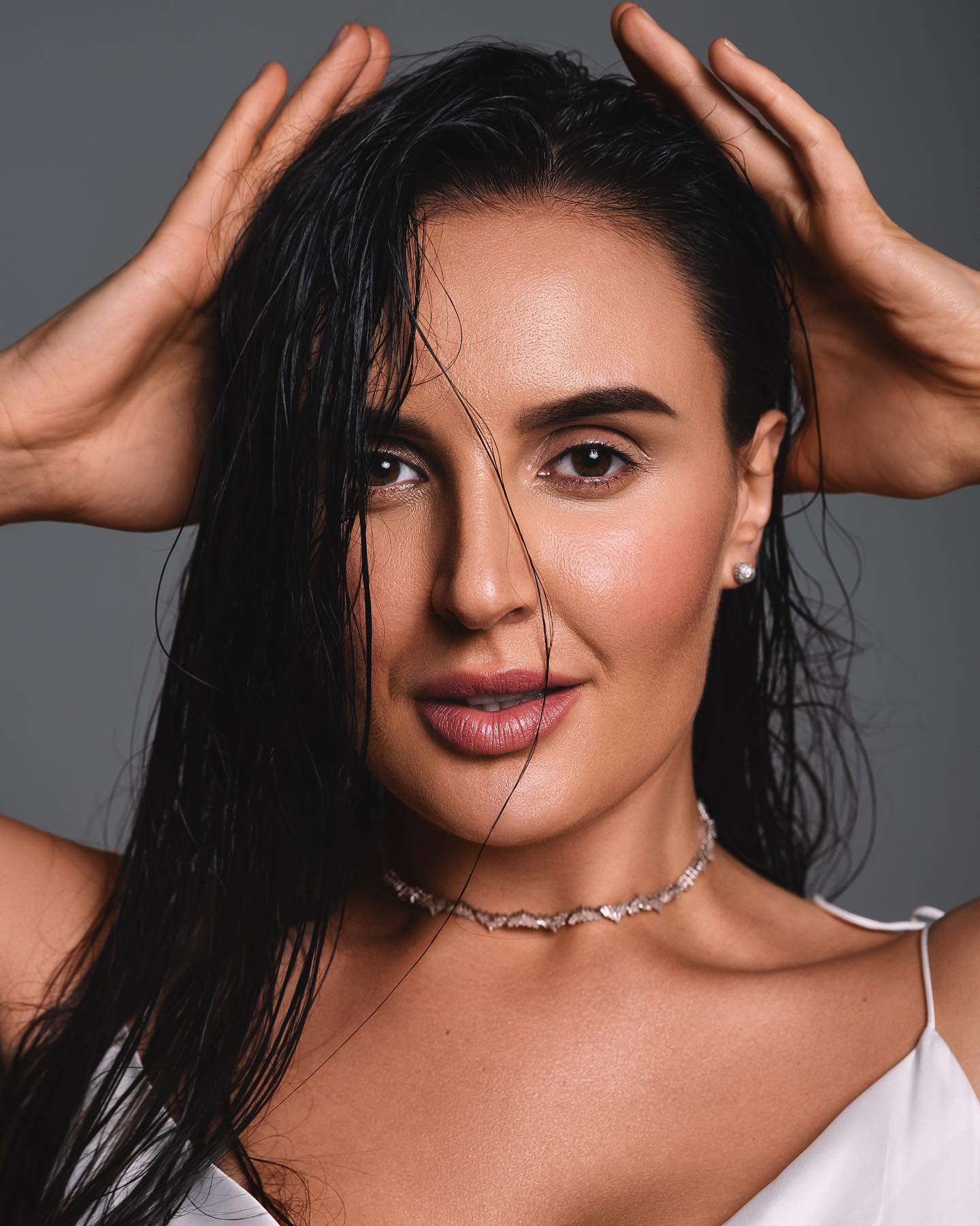 Не без помощи Януковича. Украинская певица призналась, как заработала на квартиру в 18 лет