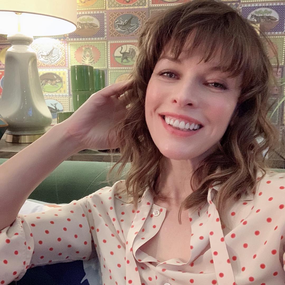 С Украиной в сердце: яркие фото Миллы Йовович, которая не забывает свои корни