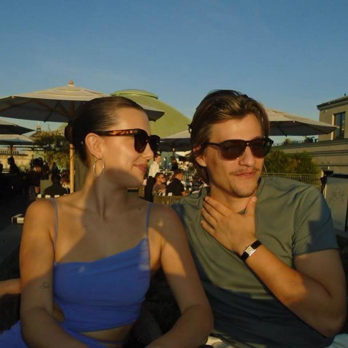 Звезда сериала &quot;Очень странные дела&quot; тайно вышла замуж: что известно