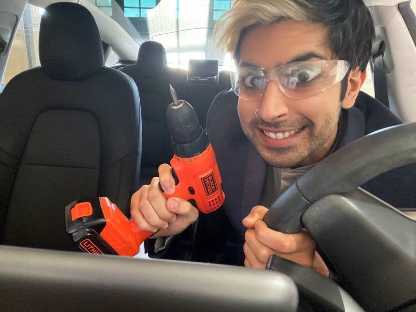 800 доларів на місяць: власник Tesla Model 3 використовує електрокар для майнінгу криптовалют