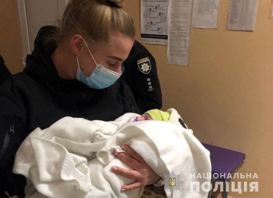 Под Донецком у пьяного мужчины отобрали 2-месячного младенца: ребенок находился без присмотра