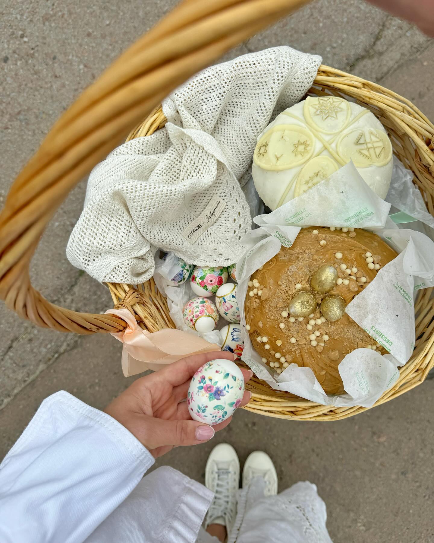 &quot;Мира и небесной поддержки нам всем&quot;. Звезды поздравили украинцев с Пасхой (фото)