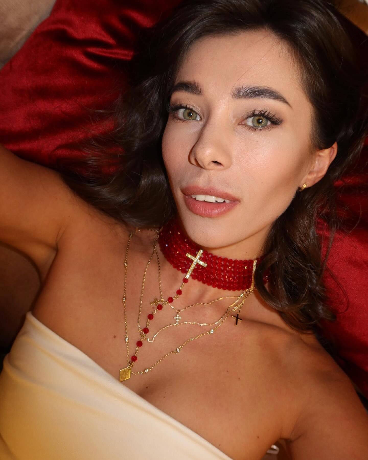 Більше ні краплі: 6 українських зірок, які страждали від алкогольної залежності