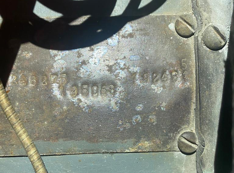 Из Украины пытались незаконно вывезти ретроавтомобиль по поддельным документам