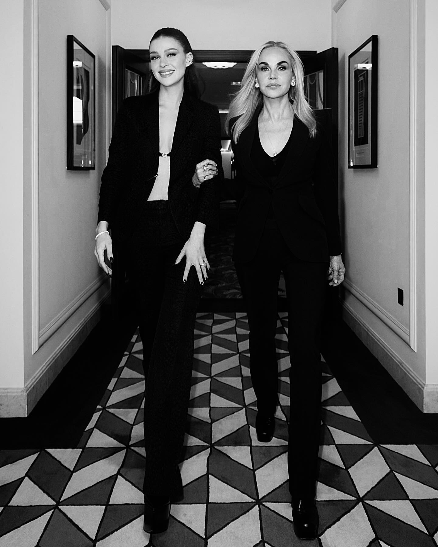 Невестка Бекхэмов Никола Пельтц показала, как похожа на свою маму (фото)