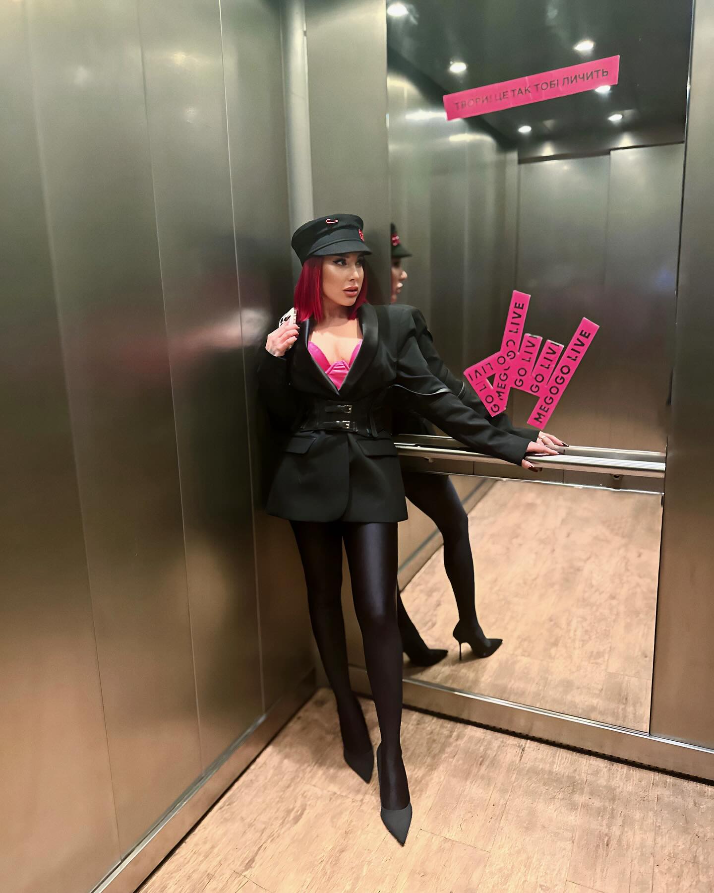 Украинская певица &quot;выгуляла&quot; шляпку за 10 тысяч (фото)