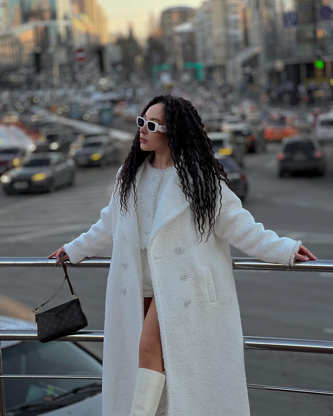 Хотела сменить имидж. Украинская певица потеряла волосы после посещения популярного салона в Киеве