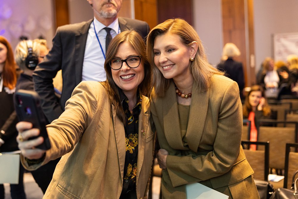 Зеленська вражає американців вишуканим костюмом від українського бренду (фото)