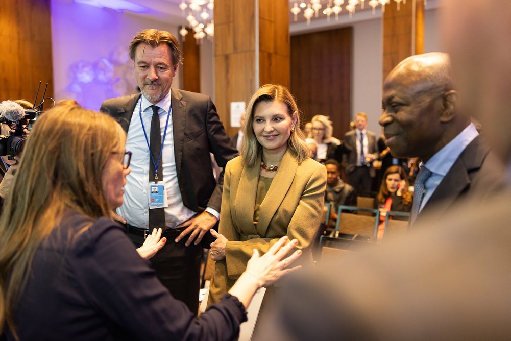 Зеленська вражає американців вишуканим костюмом від українського бренду (фото)