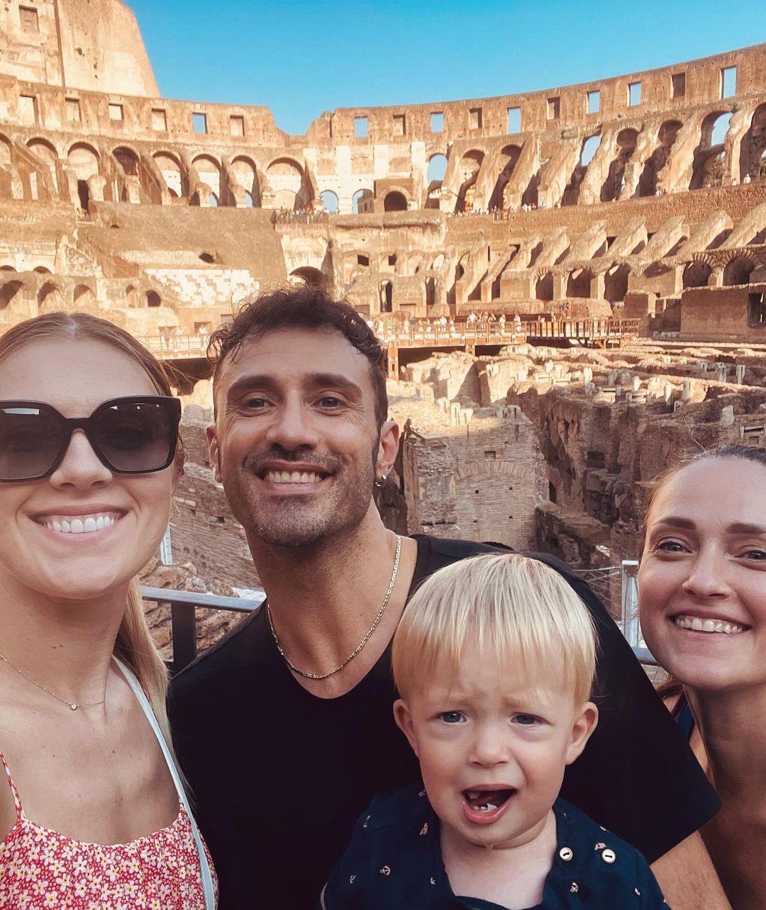 Родители олимпийской чемпионки Ольги Харлан уже пять месяцев ночуют в подвале: уезжать отказались