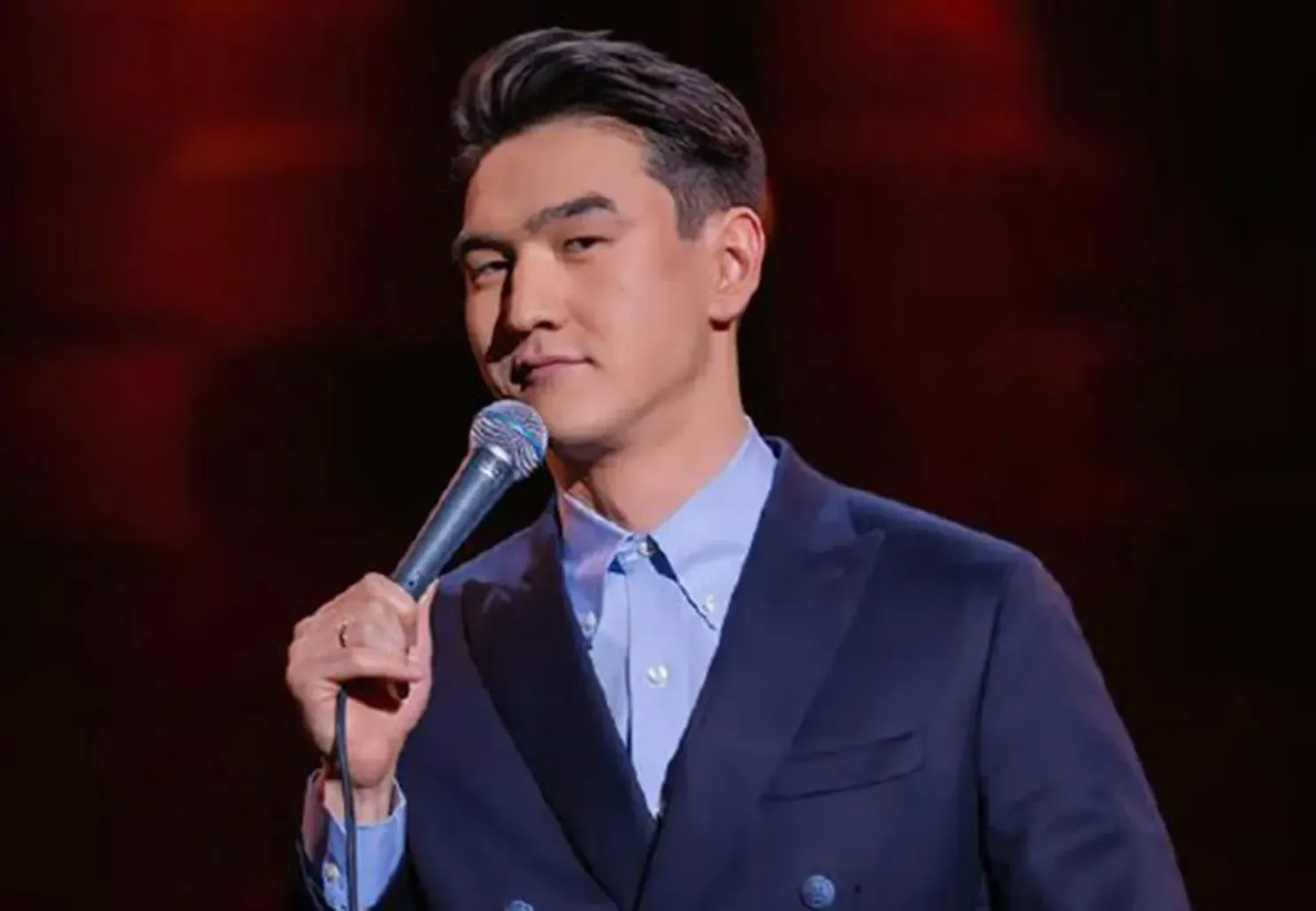 Коміку Нурлану Сабурову заборонили в'їзд до Росії на 50 років: як це пов’язано з Україною