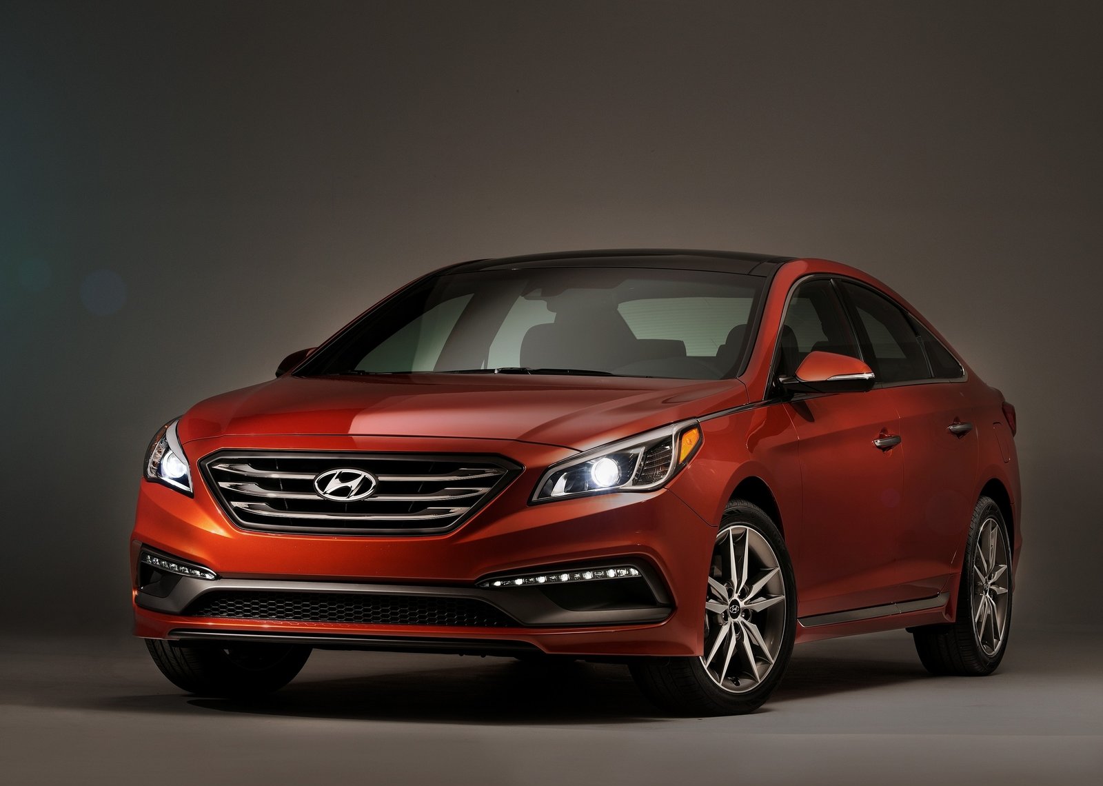 На бензине и газе с экономией: ТОП-5 самых интересных авто с заводским ГБО