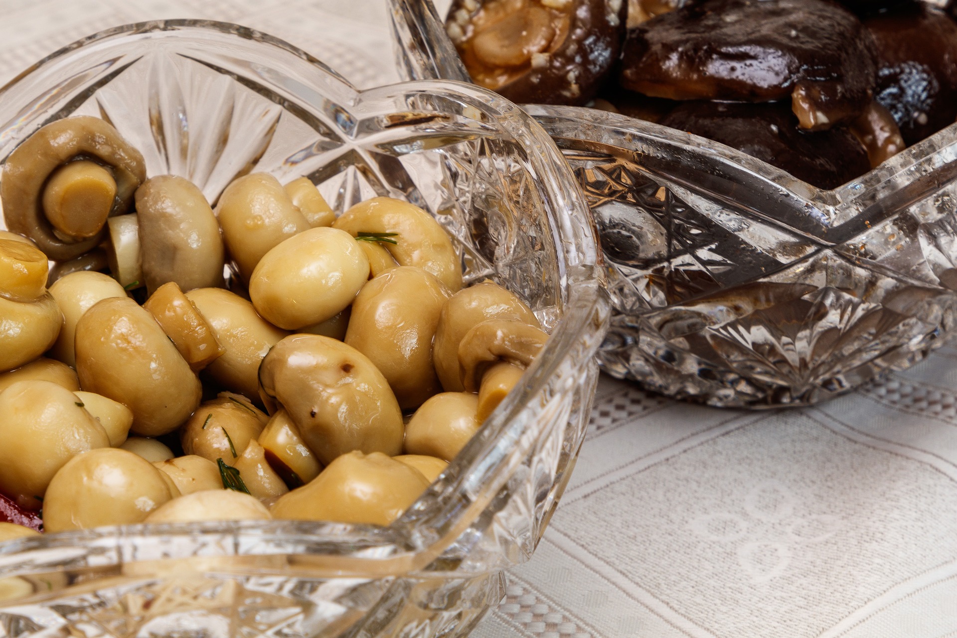 Сушить или мариновать: как правильно хранить разные грибы