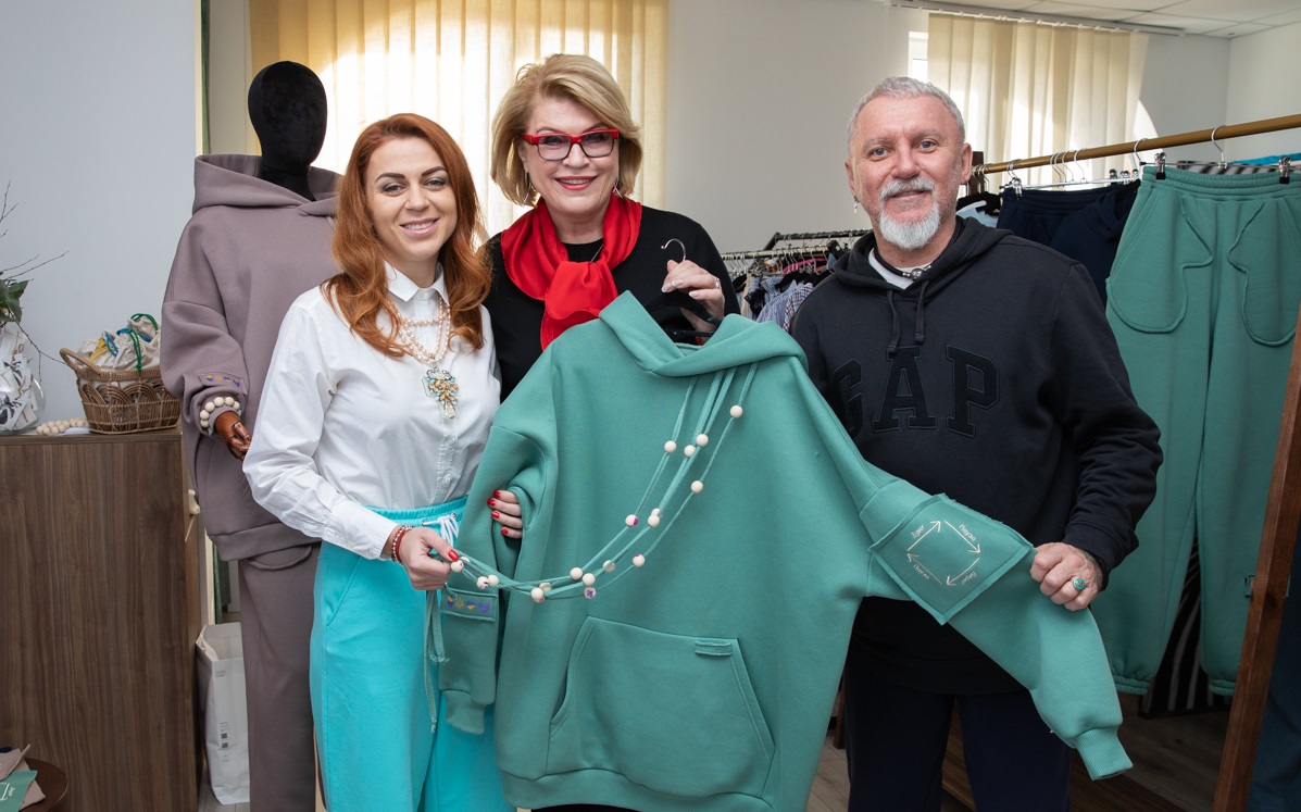 Худи-антистресс. В Украине появилась одежда, которая помогает справиться с паническими атаками (фото)