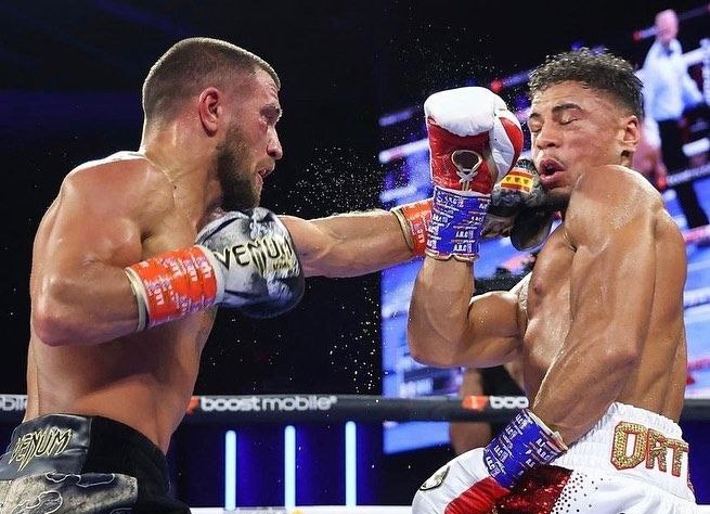 Ломаченко вернулся в бокс яркой победой: зрелищные фото и видео