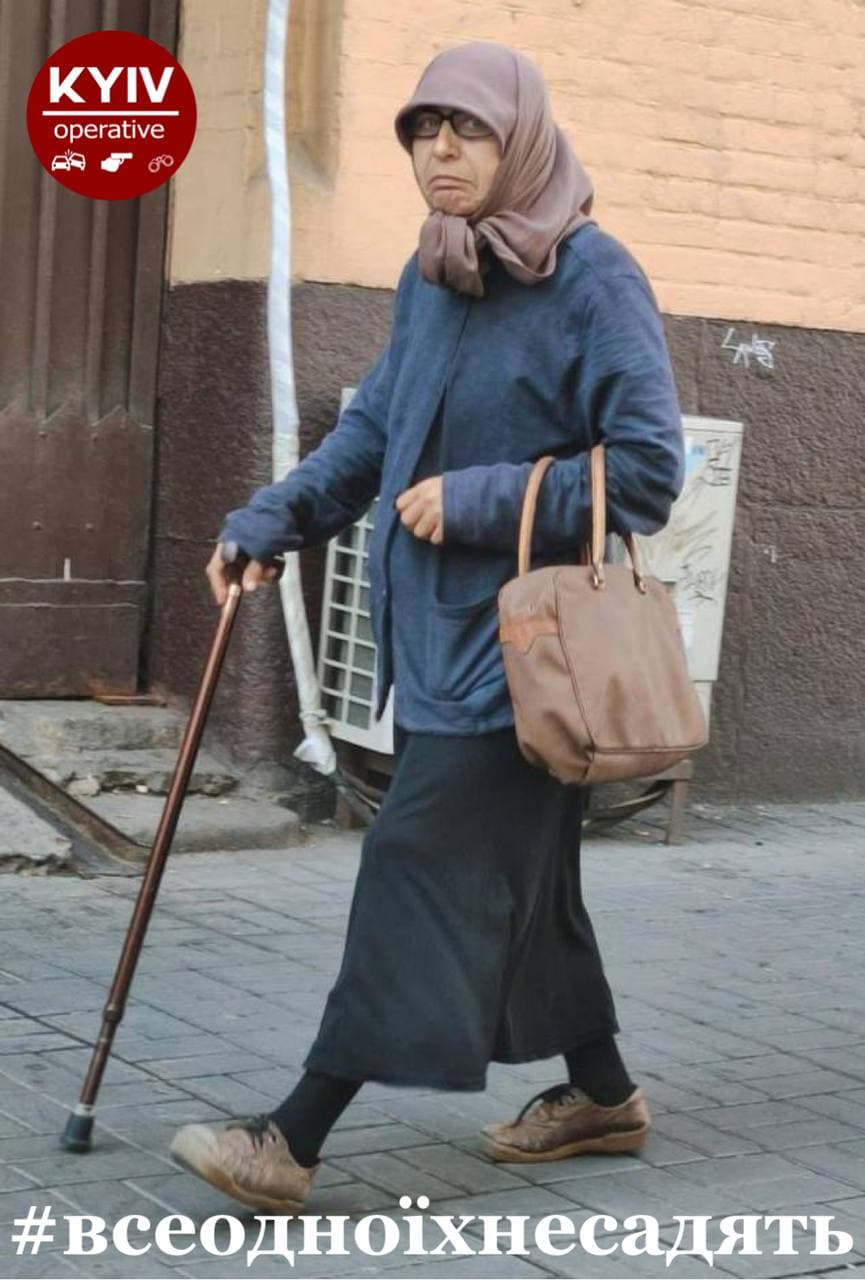 У Києві викрили хитрого жебрака, який "підпрацьовує" бабусею (фото)
