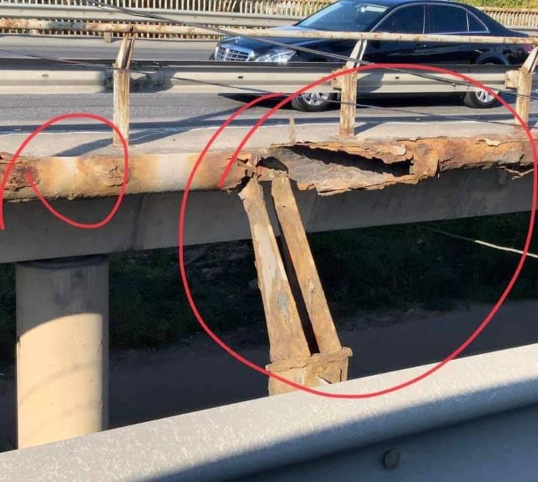 У Києві серйозно &quot;втомився&quot; один з головних мостів: як він зараз виглядає