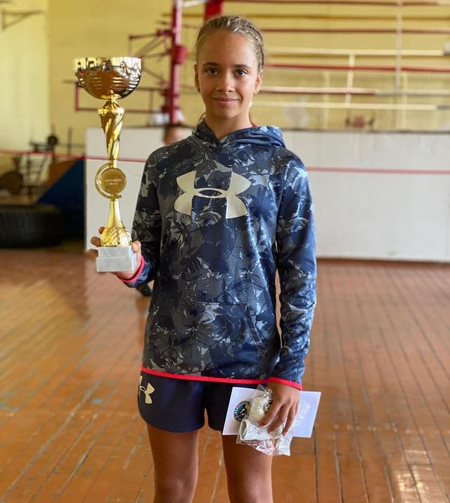 Победила россиянку и станцевала гопак: почему 13-летнюю украинку называют будущим мирового бокса