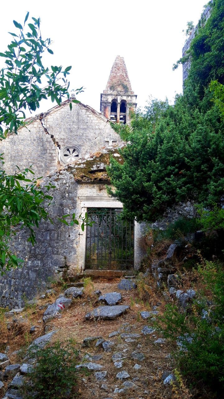 Південний фіорд Європи: у скільки обійдеться осіння відпустка в наймальовничішій бухті Чорногорії