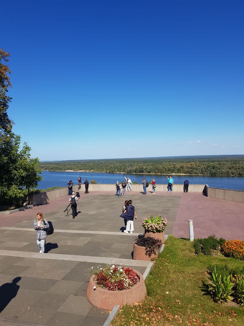 Полюбоваться природой и прикоснуться к истории: каким будет маршрут из Киева в Канев на теплоходе