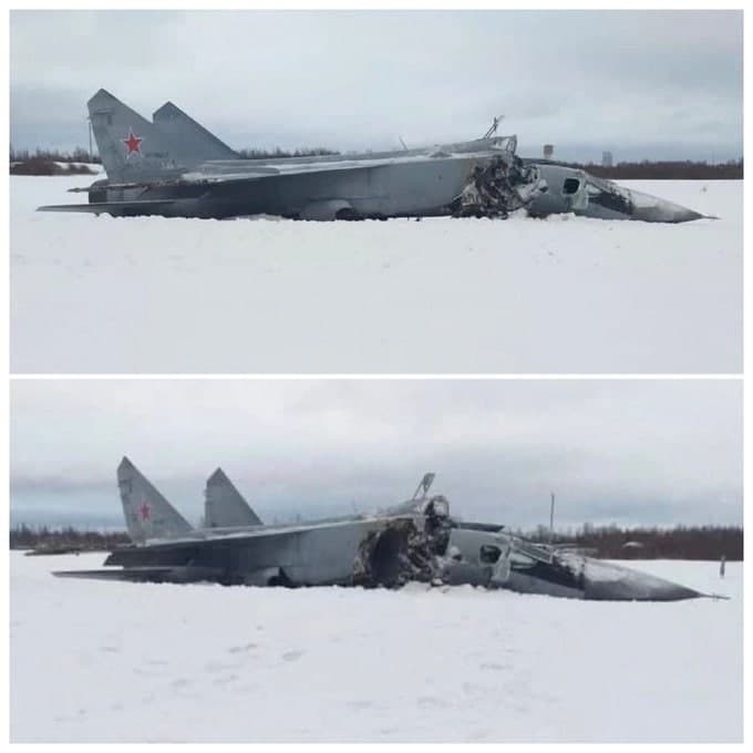 У Росії при спробі злетіти розвалився на частини винищувач (фото)