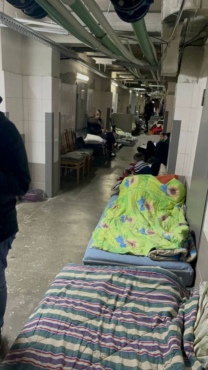 В Киеве иностранные журналисты приехали в роддом, чтобы показать зверство РФ