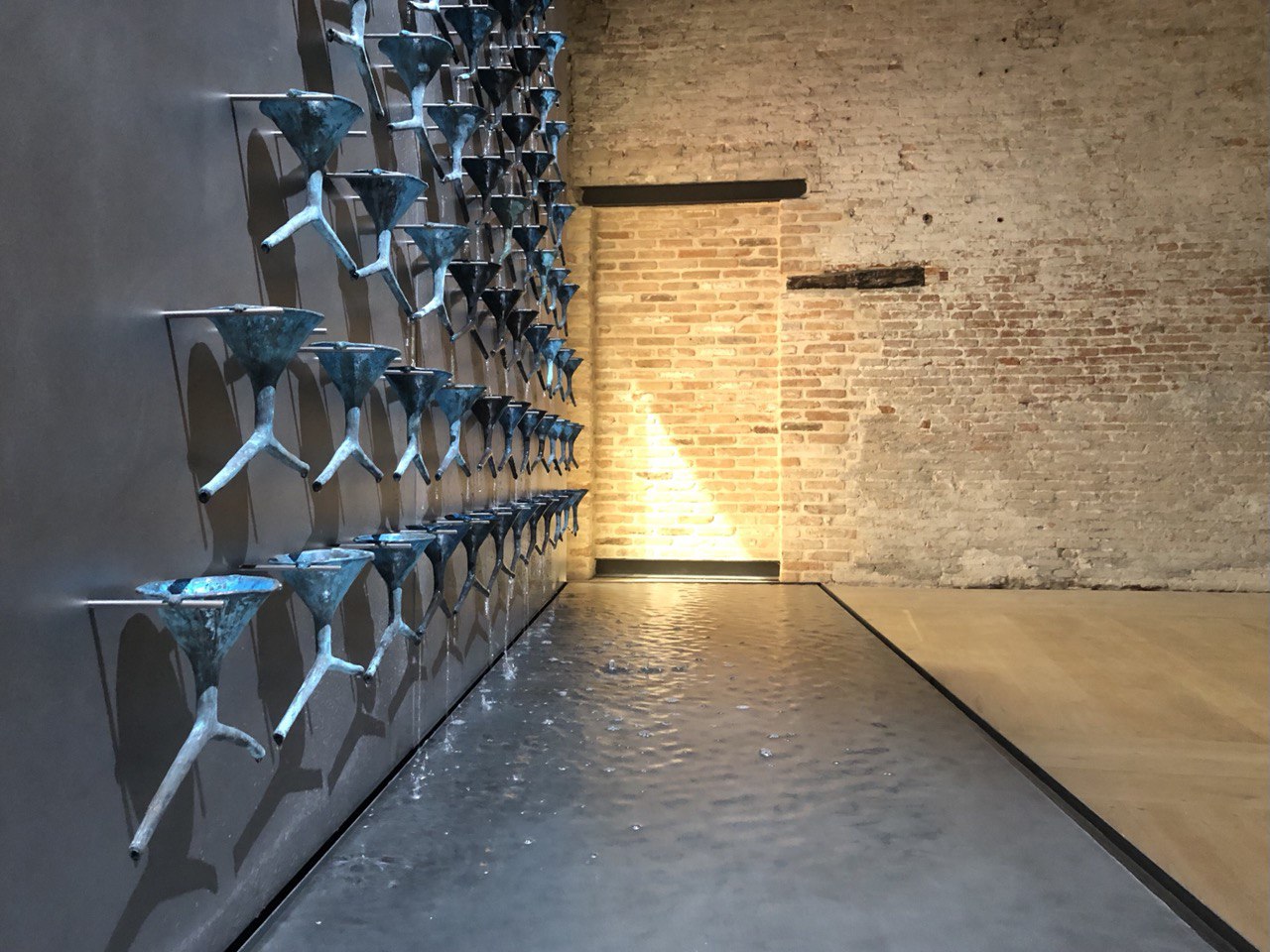 &quot;Идея России - уничтожить нашу культуру&quot;: художник Павел Маков представил Украину на Венецианской биеннале