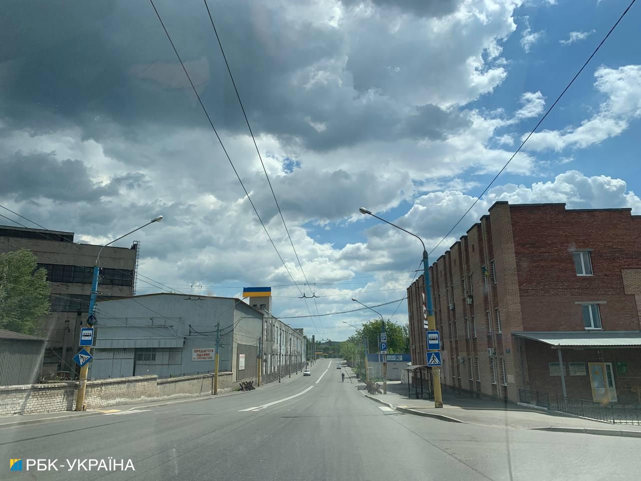 &quot;Це ми мали б воювати з ворогом, а не наші діти&quot;. Репортаж з прифронтового Донбасу