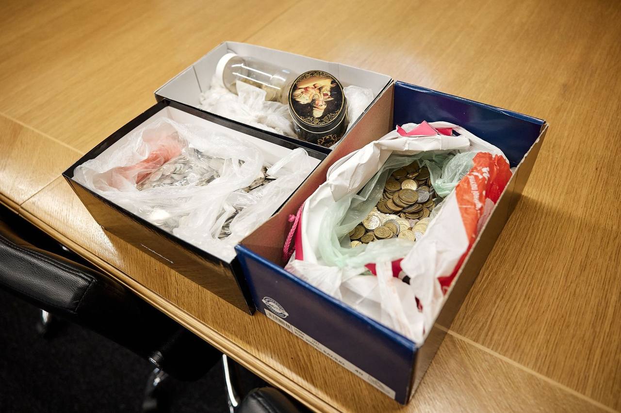 Школяр з Києва передав для ЗСУ 10 тисяч гривень, які збирав 4 роки (фото)