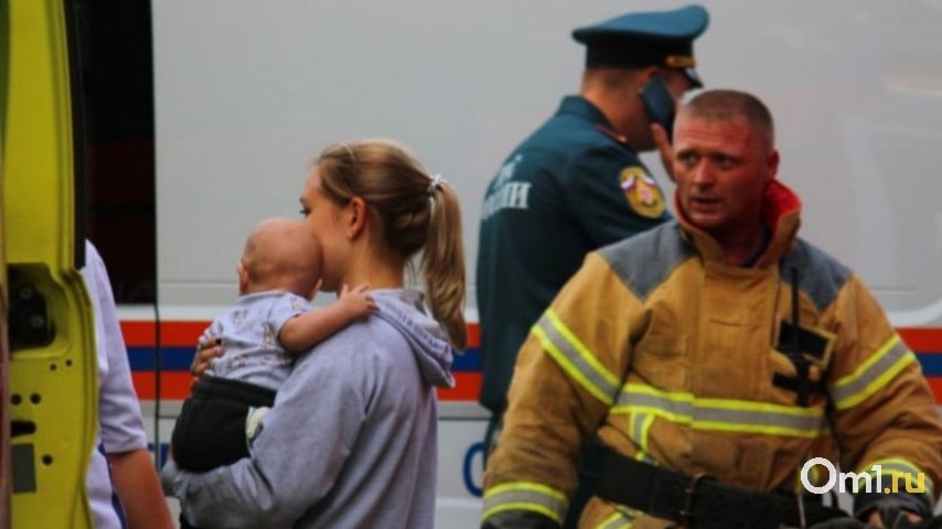 &quot;За що мій син під кулями на &quot;сво&quot;, за це?!&quot; Красномовне відео про обвал будинку в російському Омську