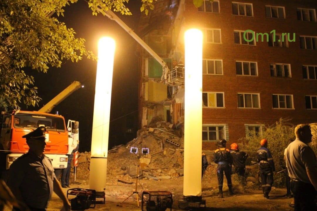 &quot;За що мій син під кулями на &quot;сво&quot;, за це?!&quot; Красномовне відео про обвал будинку в російському Омську