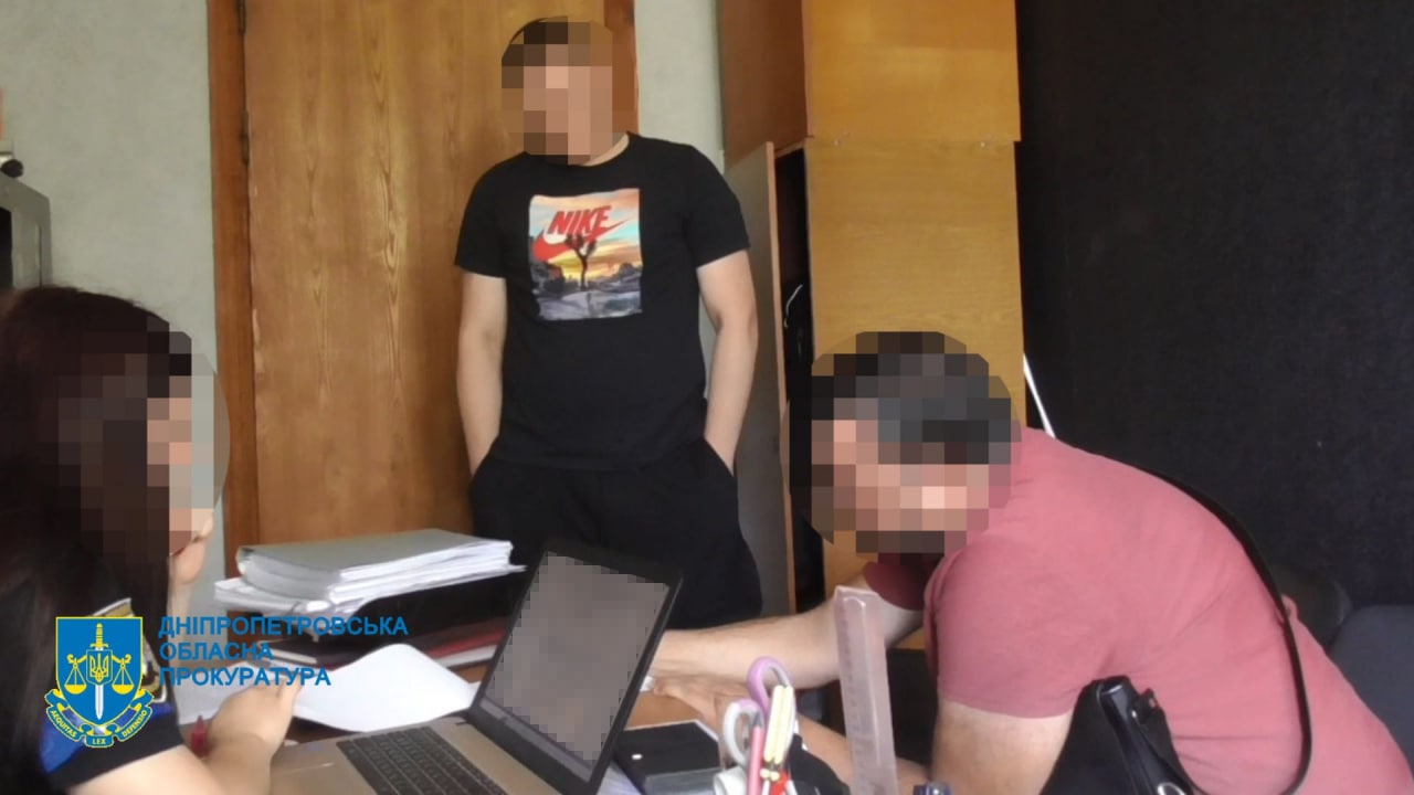 У Дніпрі викрили схему незаконного виїзду чоловіків за кордон