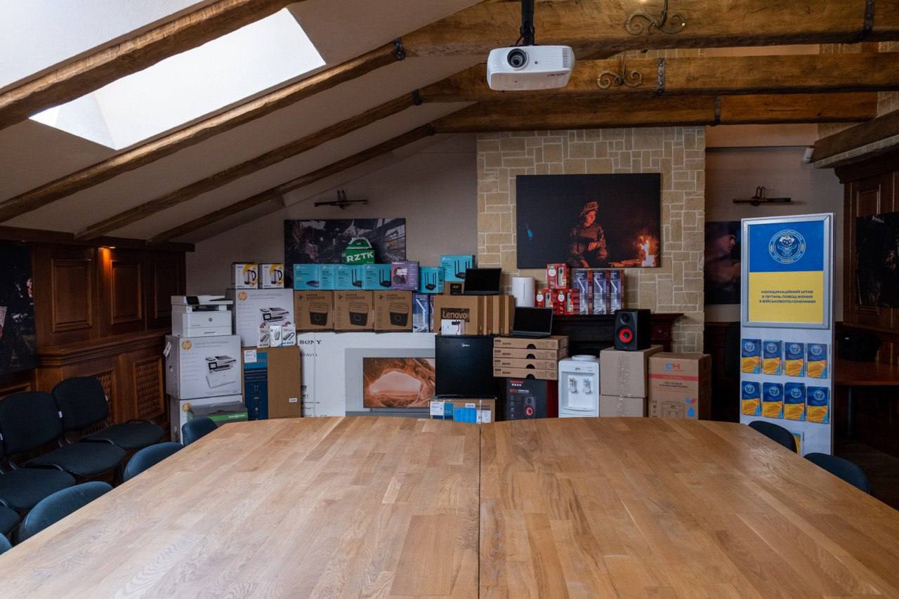 За фінпідтримки Ахметова в Україні створили штаб з пошуку військовополонених