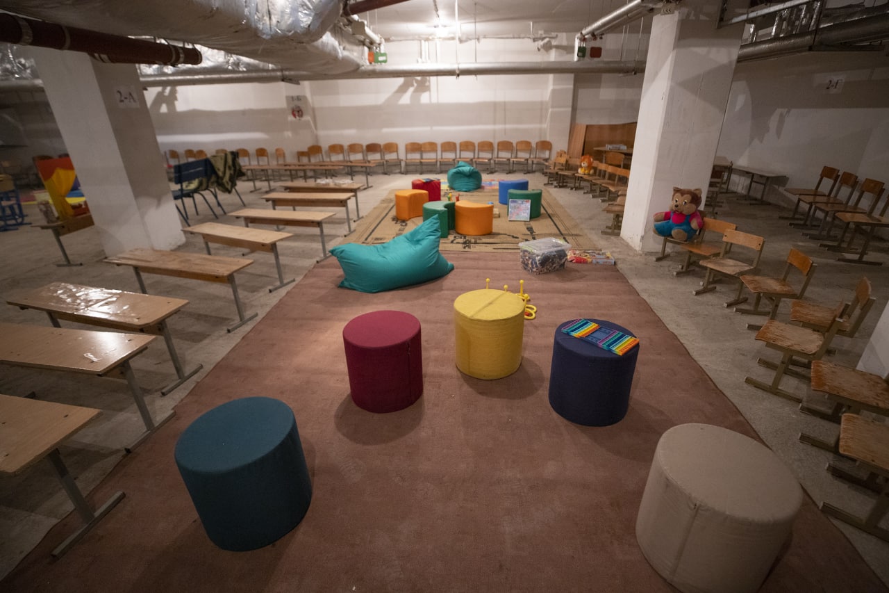 Ось так виглядають укриття в школах Києва, які працюватимуть з 1 вересня (фото)