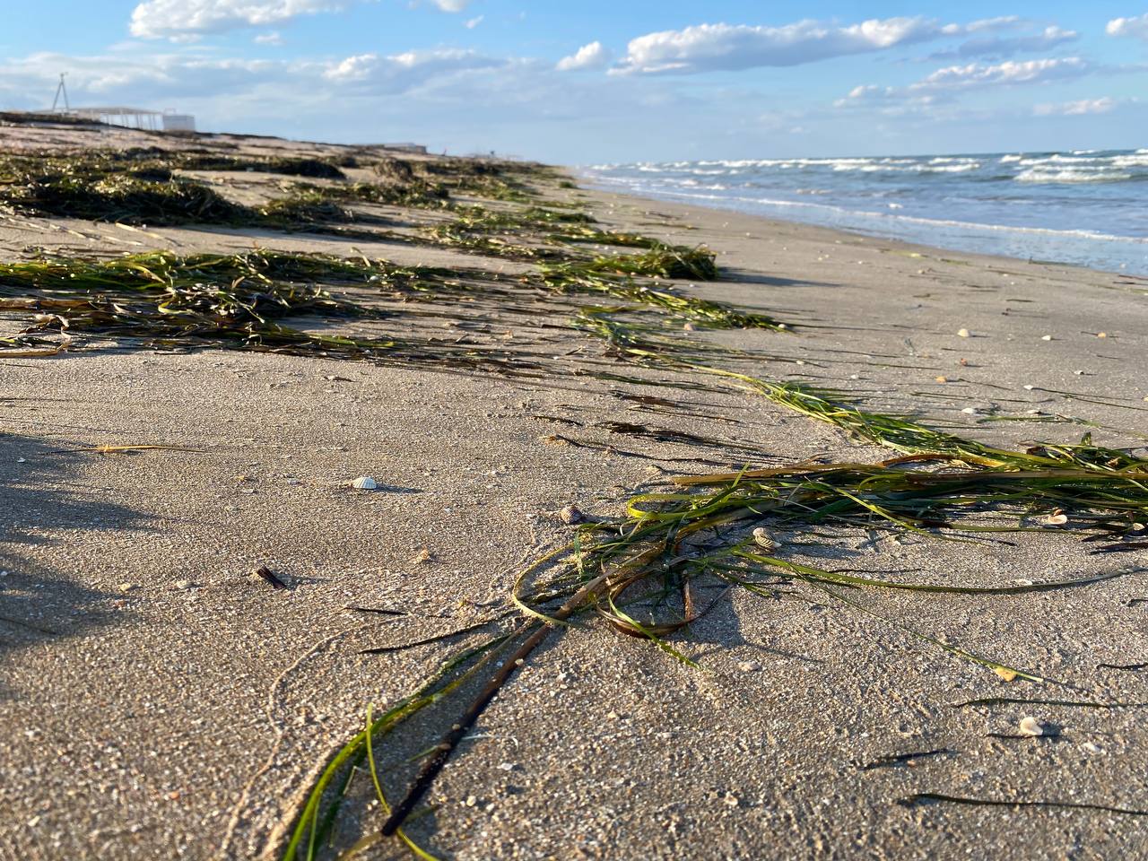 &quot;Грады&quot; вместо пляжей. Как пережили лето в оккупации курорты Азовского моря