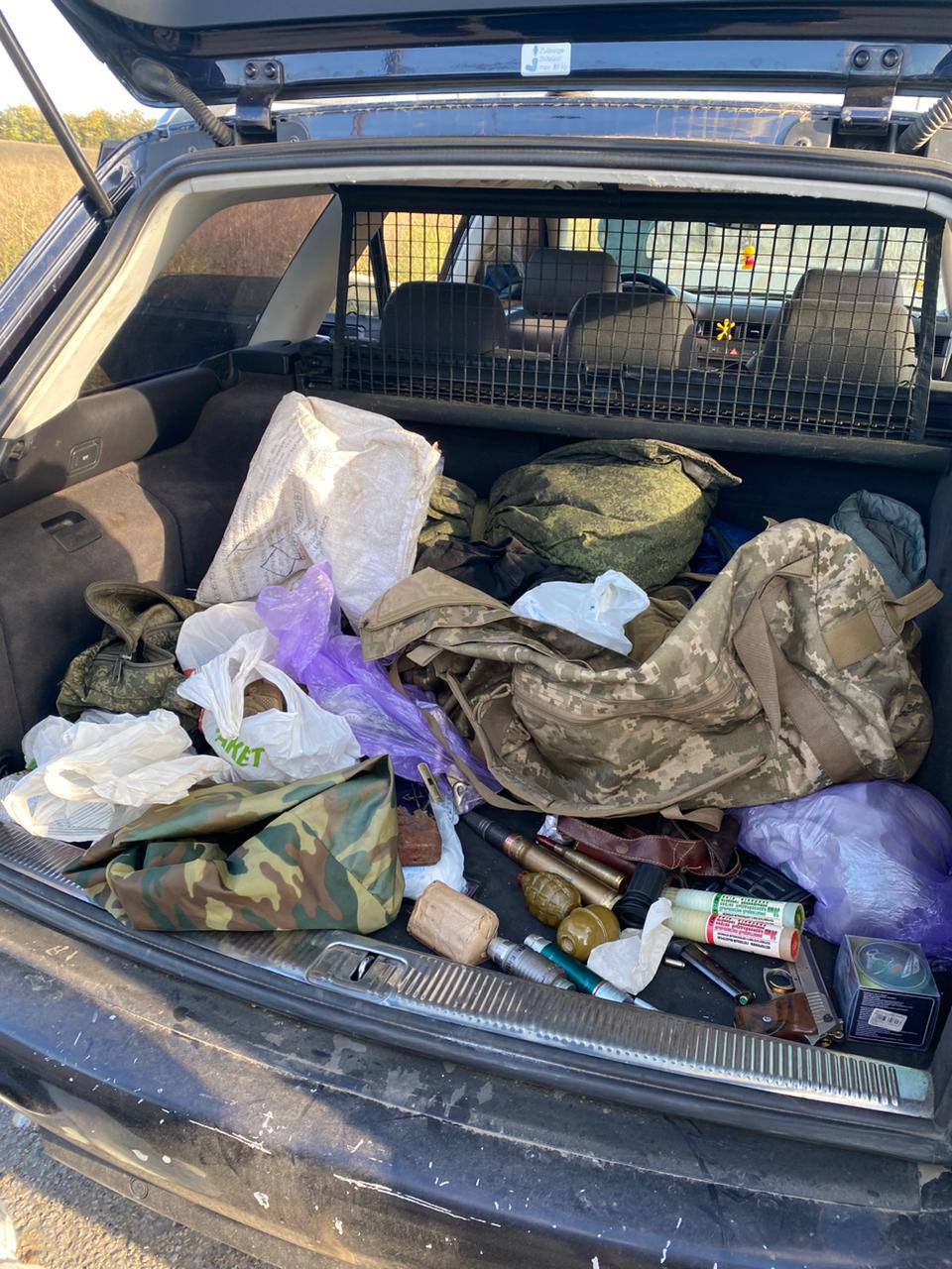 Мужчина пытался вывезти из Харьковской области арсенал трофейного оружия