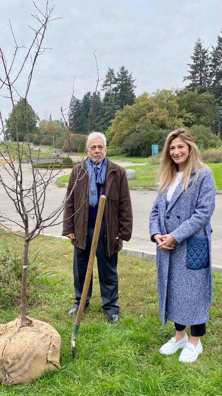 У київському ботсаду висадили Алею захисників і захисниць України (фото)