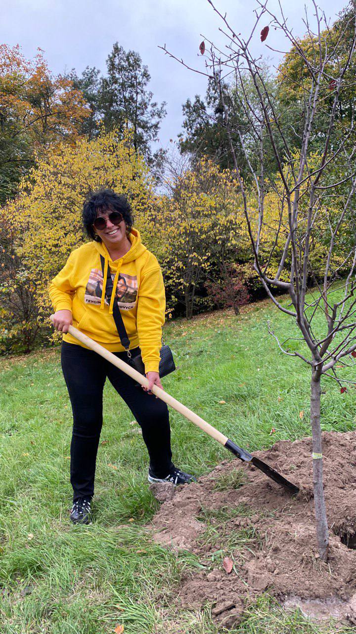 У київському ботсаду висадили Алею захисників і захисниць України (фото)