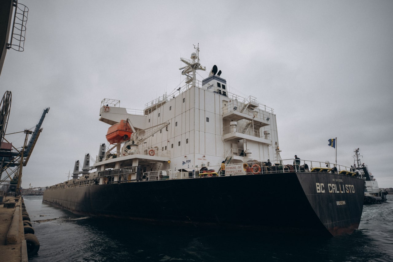 З України до Африки вирушило друге судно з гуманітарним вантажем пшениці: куди слідує